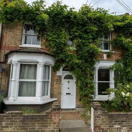 פלמסטד Traditional English 4 Bedroom Home In Greenwich מראה חיצוני תמונה