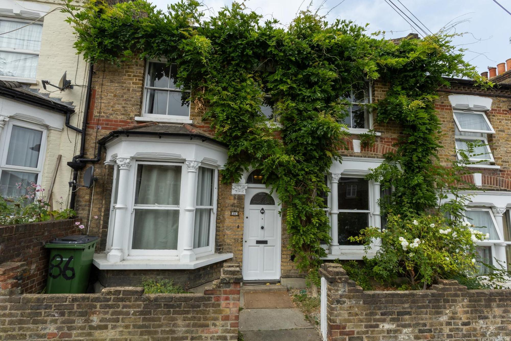 פלמסטד Traditional English 4 Bedroom Home In Greenwich מראה חיצוני תמונה