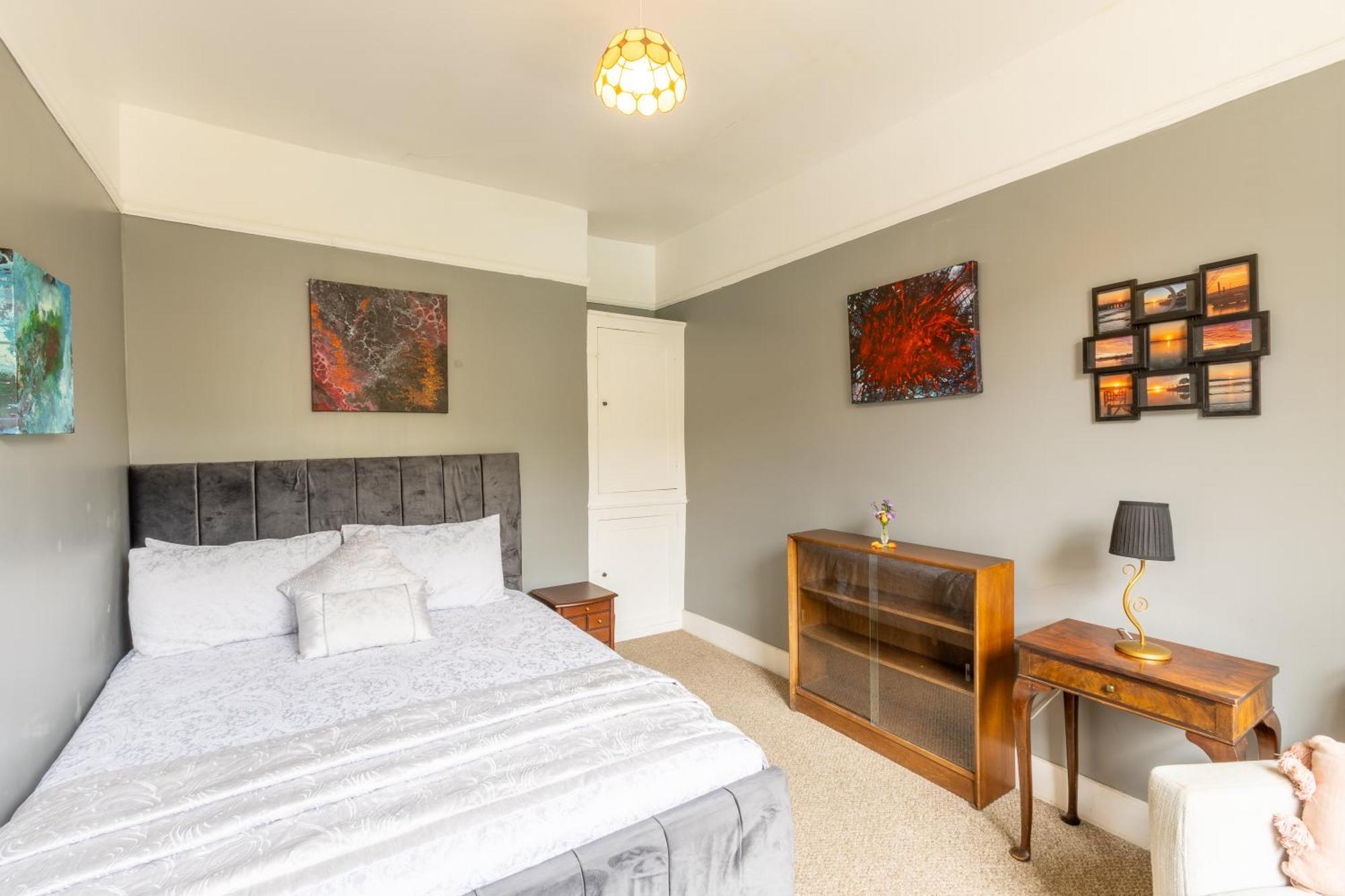 פלמסטד Traditional English 4 Bedroom Home In Greenwich מראה חיצוני תמונה